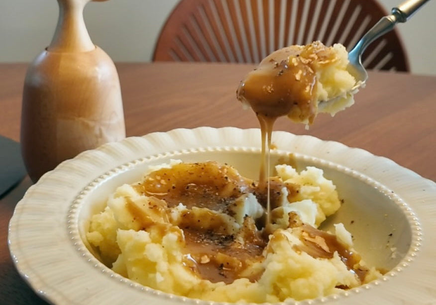 pepper-gravy-mashed-potatoes