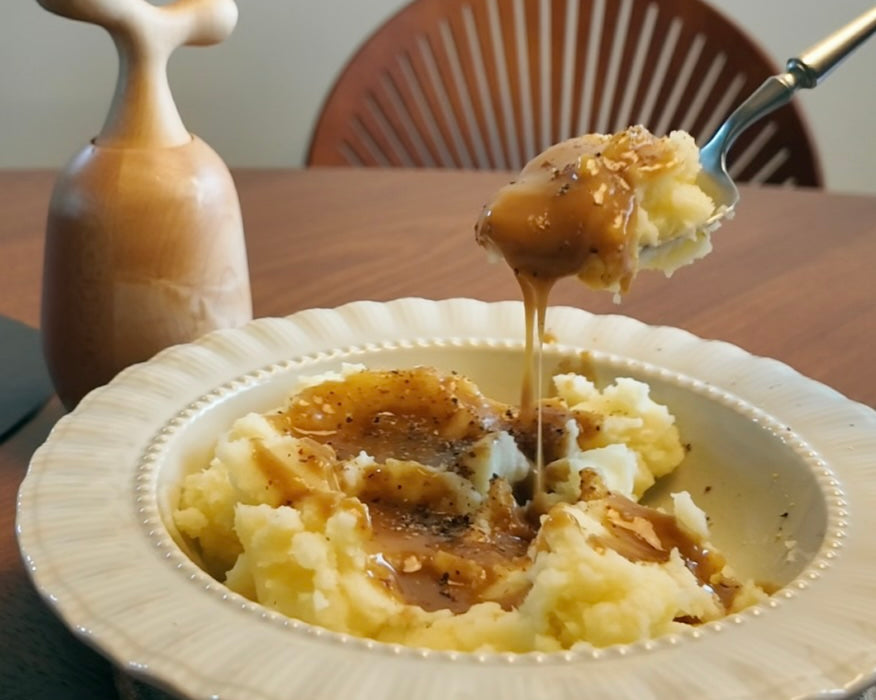 pepper-gravy-mashed-potatoes